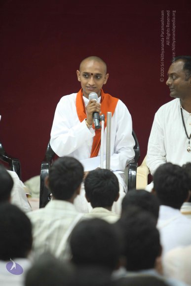 03-Acharya-Session_Photo_1008_IMG_5462_CMP_WM