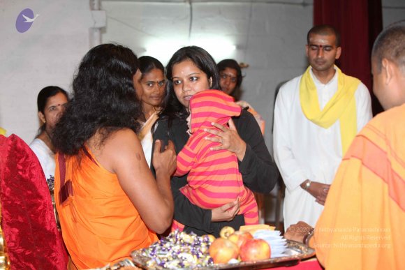 03-Darshan_Photo_1014_IMG_8402_CMP_WM