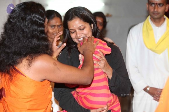 03-Darshan_Photo_1016_IMG_8404_CMP_WM