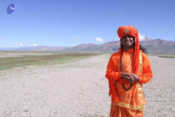 20110805_Photo_1012_5a-swamiji-shot-around-kailash_CMP_WM