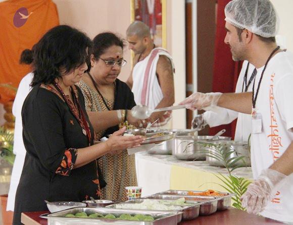 2011-08aug-20-nithyananda-photo-09c_CMP_WM