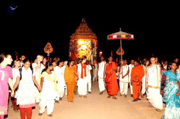 Procession_Photo_1050_IMG_7646_CMP_WM