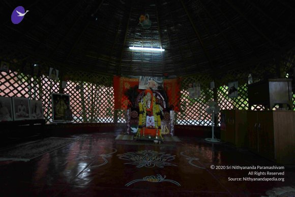 05-IA-Laughing-Temple_Photo_1000_IMG_7933_CMP_WM