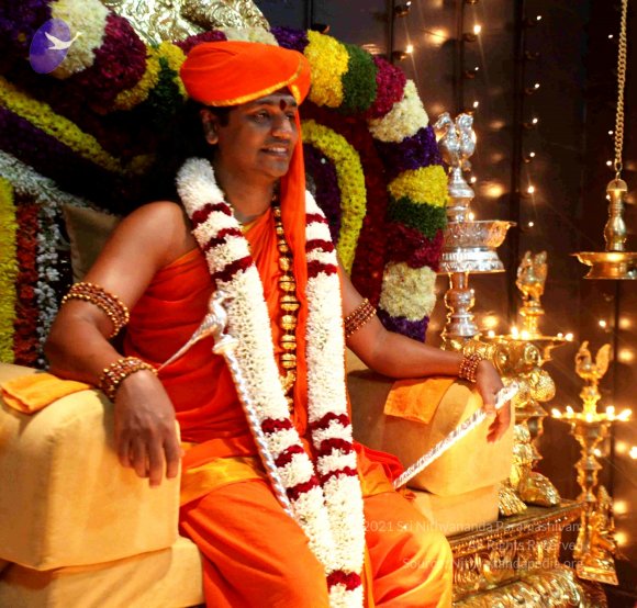 2-Pratyaksha-Pada-Puja_Photo_1011_IMG_1483_CMP_WM