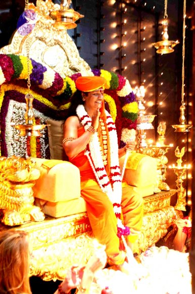 2-Pratyaksha-Pada-Puja_Photo_1017_IMG_1513_CMP_WM