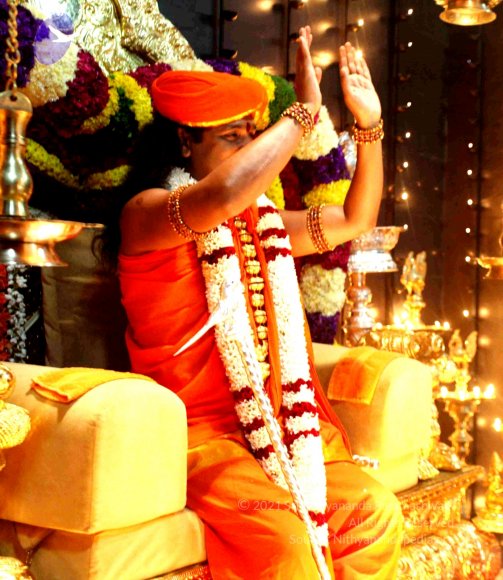 2-Pratyaksha-Pada-Puja_Photo_1025_IMG_1529_CMP_WM