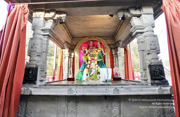 20110208_Photo_1021_IMG_5819_CMP_WM