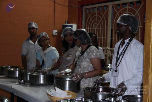 01-SarvaDarshan_Photo_1009_IMG_0024_CMP_WM