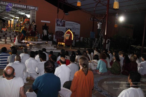 01-SarvaDarshan_Photo_1014_IMG_9944_CMP_WM