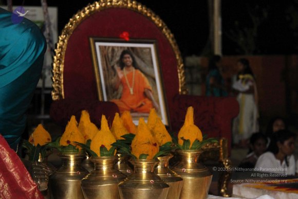 01-SarvaDarshan_Photo_1016_IMG_9949_CMP_WM