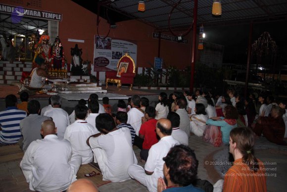 01-SarvaDarshan_Photo_1018_IMG_9955_CMP_WM