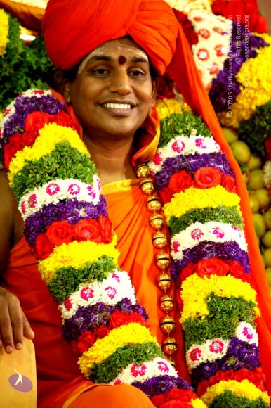 5-Nithya-Satsang_Photo_1014_IMG_3387_CMP_WM