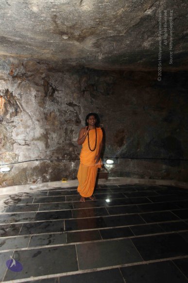 6-Cave-TempleVisit_Photo_1010_IMG_4529_CMP_WM