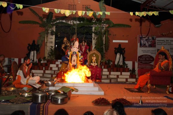 6-Chandi-Homa_Photo_1011_IMG_5987_CMP_WM