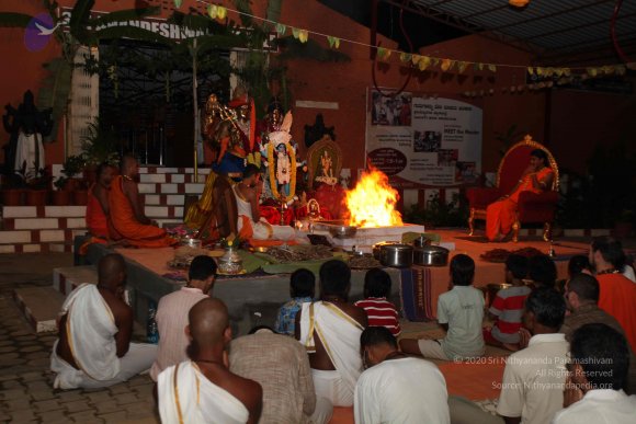 6-Chandi-Homa_Photo_1013_IMG_5989_CMP_WM