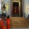 02-SWAMIJI-VISITING-TEMPLES