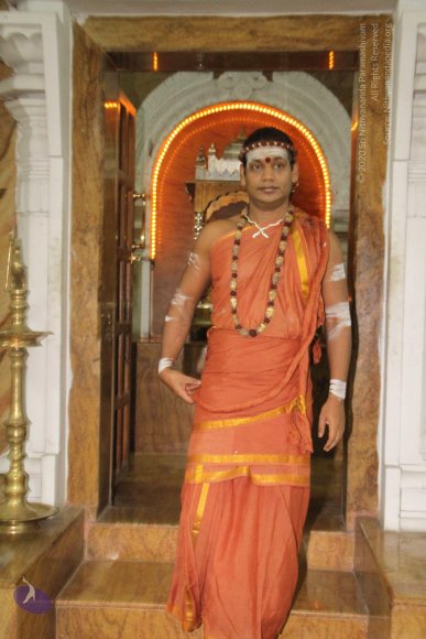 1-Temple-Visit_Photo_1006_IMG_3751_CMP_WM