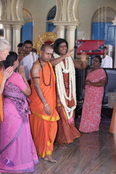 3-SarvaDarshan_Photo_1002_IMG_0449_CMP_WM