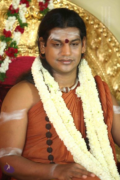 02-Paada-Puja_Photo_1003_IMG_0150_CMP_WM