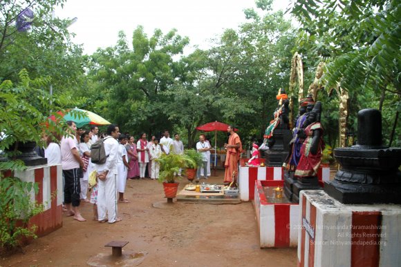 2-Ashram-Tour_Photo_1001_IMG_0048_CMP_WM