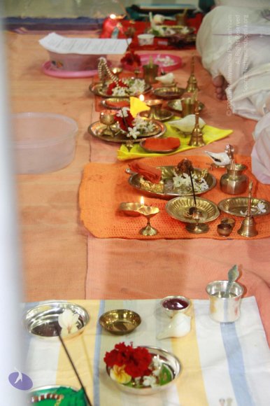 01-Paduka-Puja_Photo_1004_IMG_6709_CMP_WM