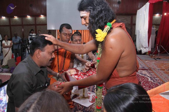 02-Darshan_Photo_1002_IMG_5816_CMP_WM