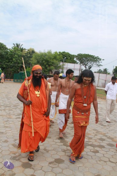 2-Other-Mut-Swamiji-Visit_Photo_1002_IMG_5429_CMP_WM