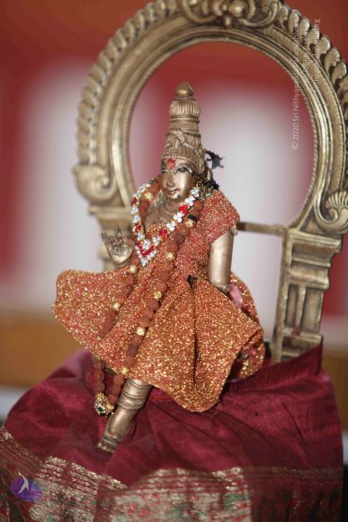 1-Temple-Visit-PadaPuja_Photo_1003_IMG_0661_CMP_WM