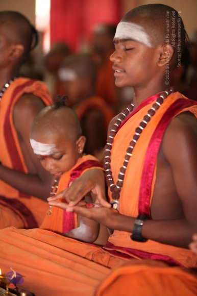 2-Pada-Puja_Photo_1001_IMG_1284_CMP_WM