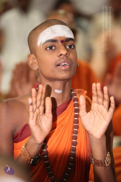 2-Pada-Puja_Photo_1028_IMG_1420_CMP_WM