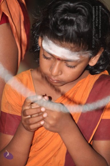 2-Pada-Puja_Photo_1042_IMG_1449_CMP_WM