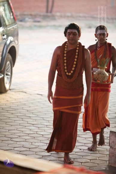 00--TempleTour-MM-DTA-SarvaDarshan-6.45AM-9.20AM_Photo_1011_IMG_6518_CMP_WM