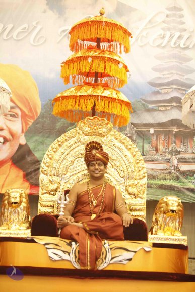 1-Nithya-Satsang_Photo_1007__MG_8678_CMP_WM