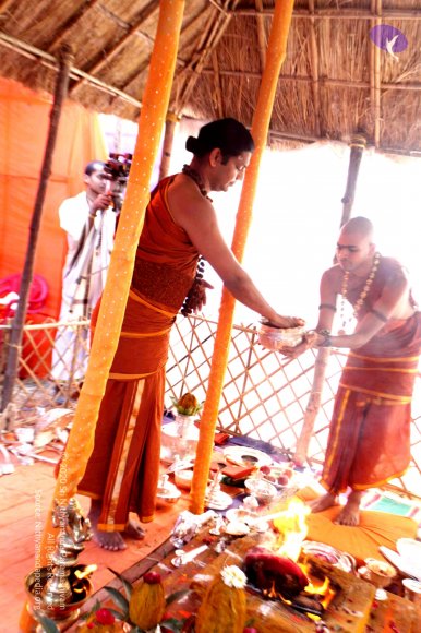 1-Nithya-Satsang_Photo_1028_IMG_3747_CMP_WM