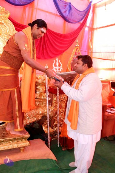 2-Afternoon-Public-Darshan-Annadan-Chandraswami-Visit_Photo_1002_IMG_4874_CMP_WM