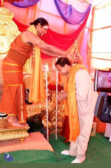 2-Afternoon-Public-Darshan-Annadan-Chandraswami-Visit_Photo_1003_IMG_4875_CMP_WM