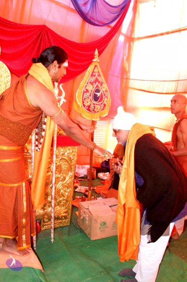 2-Afternoon-Public-Darshan-Annadan-Chandraswami-Visit_Photo_1006_IMG_4881_CMP_WM