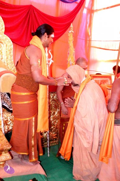2-Afternoon-Public-Darshan-Annadan-Chandraswami-Visit_Photo_1009_IMG_4886_CMP_WM