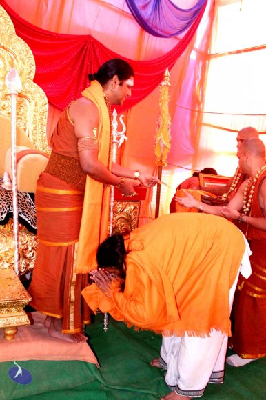 2-Afternoon-Public-Darshan-Annadan-Chandraswami-Visit_Photo_1013_IMG_4890_CMP_WM