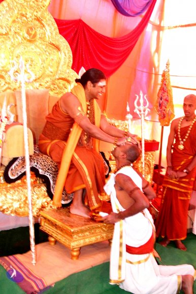 2-Afternoon-Public-Darshan-Annadan-Chandraswami-Visit_Photo_1014_IMG_4921_CMP_WM