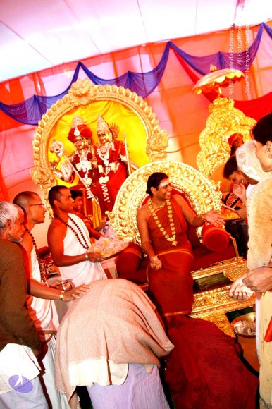 2-Afternoon-Public-Darshan-Annadan-Chandraswami-Visit_Photo_1017_IMG_4970_CMP_WM