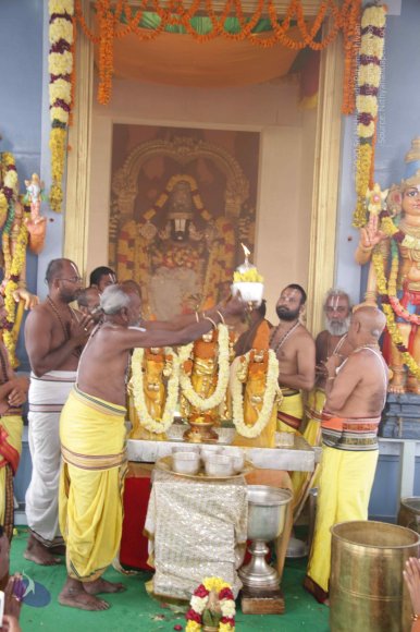 Kumbh-Mela_Photo_1057_IMG_1129_CMP_WM