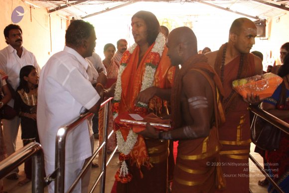 05-SARVA-DARSHAN_Photo_1000_IMG_3845_CMP_WM