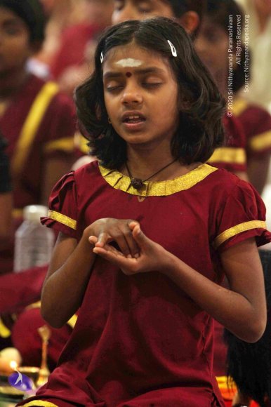 Pada-Puja_Photo_1003_IMG_0853_CMP_WM