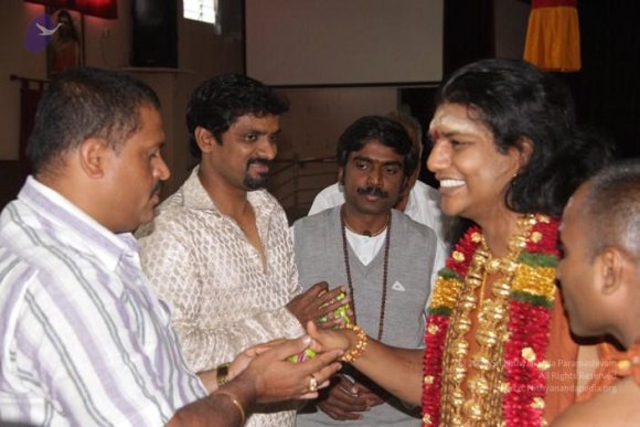 1-TEMPLE-VISIT_Photo_1021_IMG_9898_CMP_WM