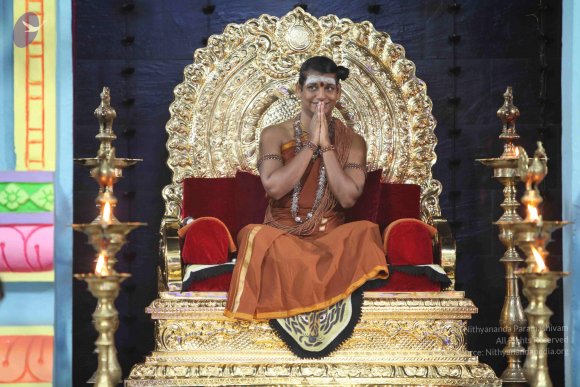 01-Pratyaksha-Pada-Puja_Photo_1005_IMG_0336_CMP_WM