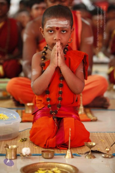 03-Nithya-Satsang_Photo_1001__MG_6732_CMP_WM