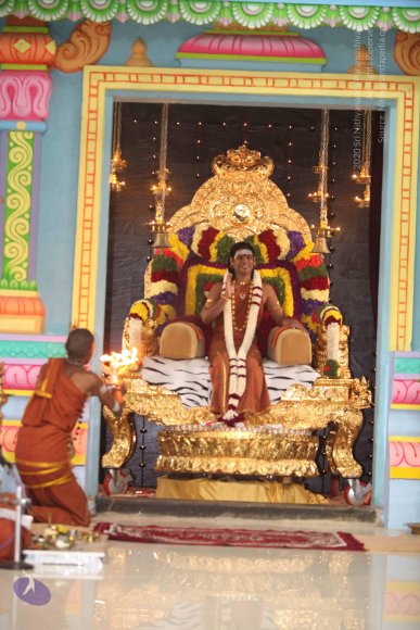 03-Pada-Puja_Photo_1000_IMG_1963_CMP_WM