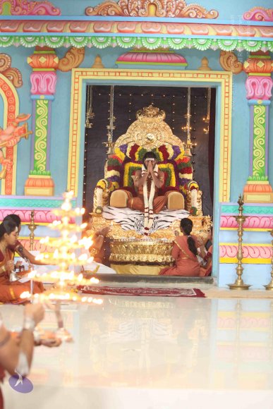 03-Pada-Puja_Photo_1015_IMG_2020_CMP_WM