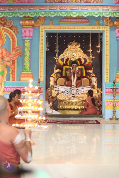 03-Pada-Puja_Photo_1017_IMG_2025_CMP_WM